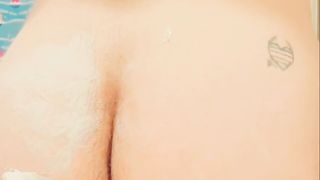 Trans lady frustrated with cheap razors and fat hair