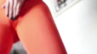 ترنس ایرانی میرقصه شلوارشو خیس میکنه