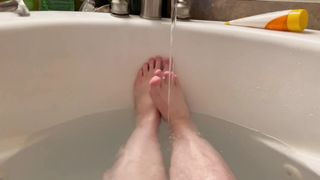 Fuzzy Boi Bathtub Joy