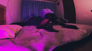 エッチなお店で働くFEMBOYの部屋でオナホに腰をふるヤリチン