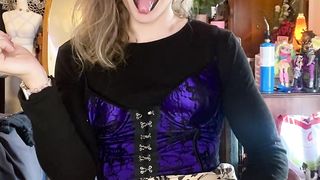 Alt Trans Fem in Black Lip liner Drains Off, Fellates a Realistic Faux-cock and Licks Jizm Off it