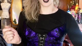 Alt Trans Fem in Black Lip liner Drains Off, Fellates a Realistic Faux-cock and Licks Jizm Off it