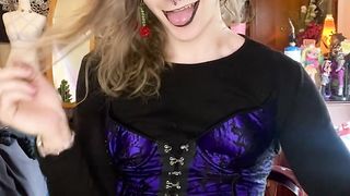 Alt Trans Fem in Black Lip liner Drains Off, Fellates a Realistic Faux-cock and Licks Jizm Off it