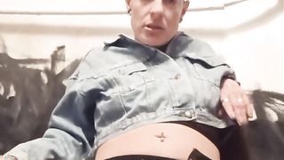 Du bist Father's kleine Schlampe und Dauer - Maulfotze ;)