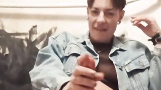 Du bist Father's kleine Schlampe und Dauer - Maulfotze ;)