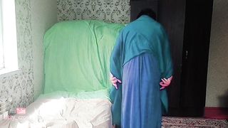 She-creature Self Caboose Slapping White Bod Huge Rump Culo