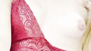 WONDROUS AND STEAMING TRANS SHOWCASING HERSELF AND BOINKING HER RUMP