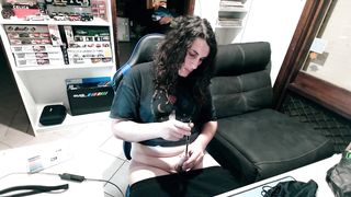 Plump Trans Woman attempts stimulating sound