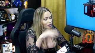 Emily Narizinho does a highly sensuous dance for Ruan, he got a rock hard-on! - Pápum no Barraco!