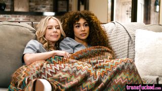 Sexy MILF gets fucks during night shift