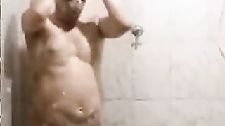 Banho Bem Gostoso Quentinho Com o Pau Duro