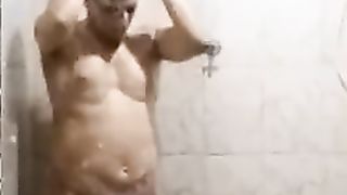 Banho Bem Gostoso Quentinho Com o Pau Duro
