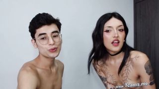 Petite Ts Kneels Down Licking Bf's Cock