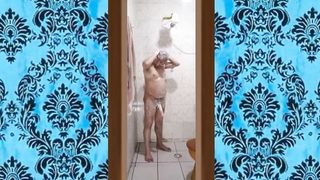 Meu Banho Gostoso Com o Pau Duro 001