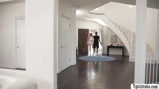 Dude brings TS hitchhiker into house and fucks it