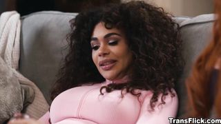 Sophia got so aroused at Eva