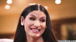 Leilani and Zariah wordlessly fuck Jewelz