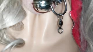 Sissy Franka spielt mit fettem Dildo tief im Hintern