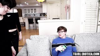 SUBMISSIVE Autumn Rain offers her gaping hole with trans Jason Grayson