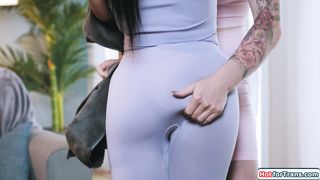 Big cock tgirl Blake Lovely anals latina