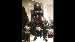 Roxina2007VerySexyEbonyDoll250207XL.WMV