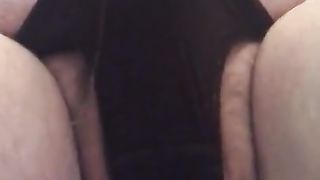 Nutting by stimulating my clitty