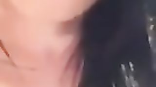 Novinha gostosa mostrando o cuzinho apertado