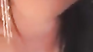 Novinha gostosa mostrando o cuzinho apertado