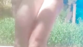 t-model pokes inexperienced outdoors