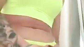 She Splatter a Great Nut Sack