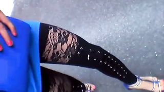 Celia cross travesti balade en ville a une gare