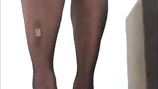 PANTYMEDIAS DE CRIMSON Y TACONES AMARILLOS