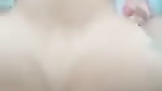 trans dando o cuzinho e rebolando no pau