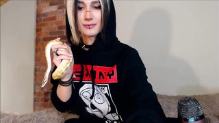 Platinum-Blonde transsexual fapping her luxurious shecock