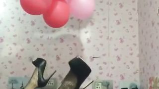 国产 精品 骚气人妖穿着网袜约炮男的JJ太大不敢让插只好相互打飞机