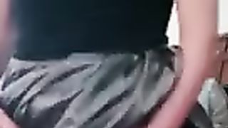 Crossdresser Shoots A Load in Fashionable Sundress