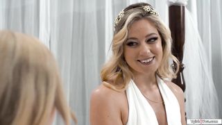 Trans goddess Crystal Thayer fucks babe