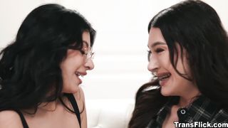 Cami Strella gets flirty with Andylynn Payne