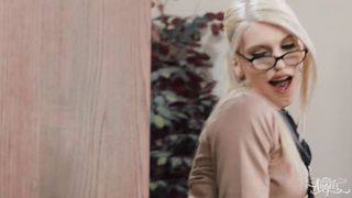 Take It Deep Paradise & Izzy !! - Izzy Wilde