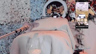 Trans' Ass Being Fucked By Her Dildo Machine