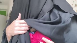 Fatima cumming in Burka