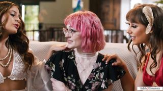 Trans Clair Tenebrarum has a sexduel with an angel and devil