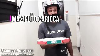 THE PIZZA DELIVERY BOYS - THE PIZZA DELIVERY, Sabrina Prezotte, Paloma Veiga, Max peed off Karioca. Transvestites romping with Carioca delivery man. SUBSCRIBE TO MY CHANNELS FOR UTTER FLICKS.