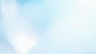 Travesti gostosa acorda com tesão e chupa o pau do namorado de manhã