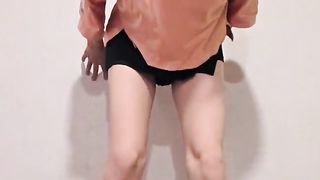 Ting xuan ladyboy Japanese in high high-heeled shoes fap her prick.