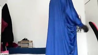 Fatima draining in a glas