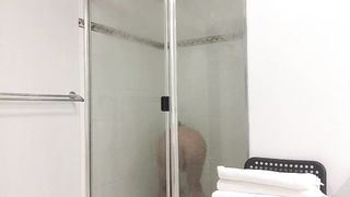 trans anairb wanking off in the douche