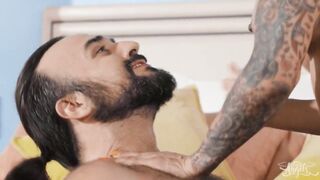 TRANSSEXUAL Foxxy In Jeans