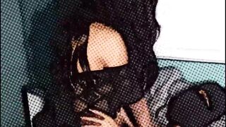 DEEPTHROATING AND SITTING