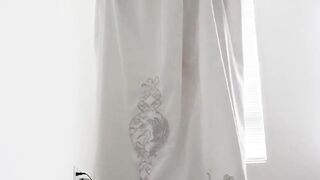 chinese hanfu femboy lad getting down on all fours white socks massive popshot